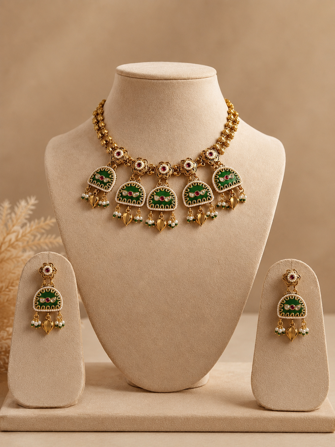 Emerald Grace Traditional Necklace Set