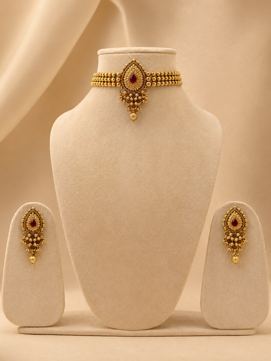 Royal Antique Ruby Choker Set